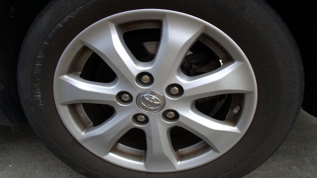 Toyota Camry: How to Mount Tire to Rim