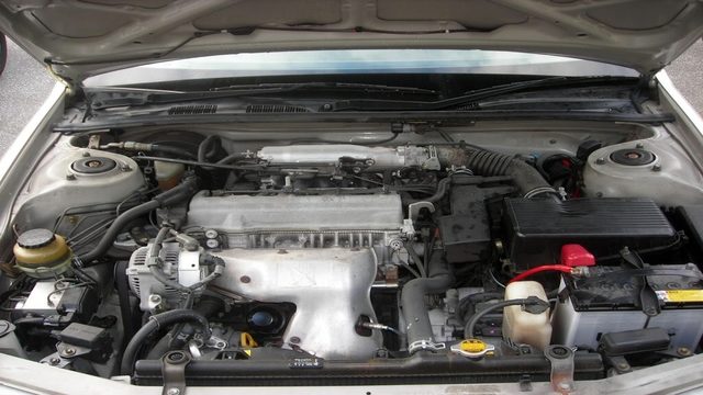 Toyota Camry: How to Replace Thermostat and Radiator Hoses