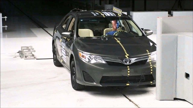 Toyota Camry: Crash Test and Safety Ratings