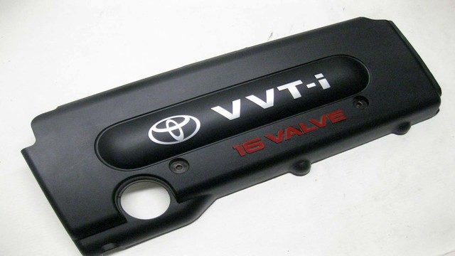 Toyota Camry: How to Paint Your Engine Cover